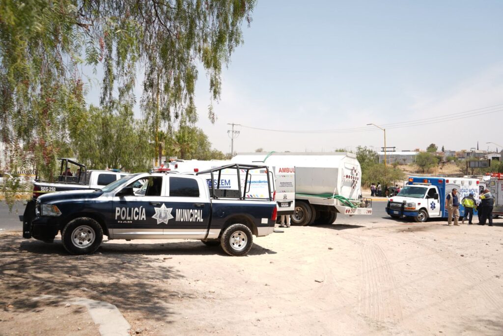 Flamazo en una pipa de gas en Jesús María deja tres personas lesionadas, una de gravedad