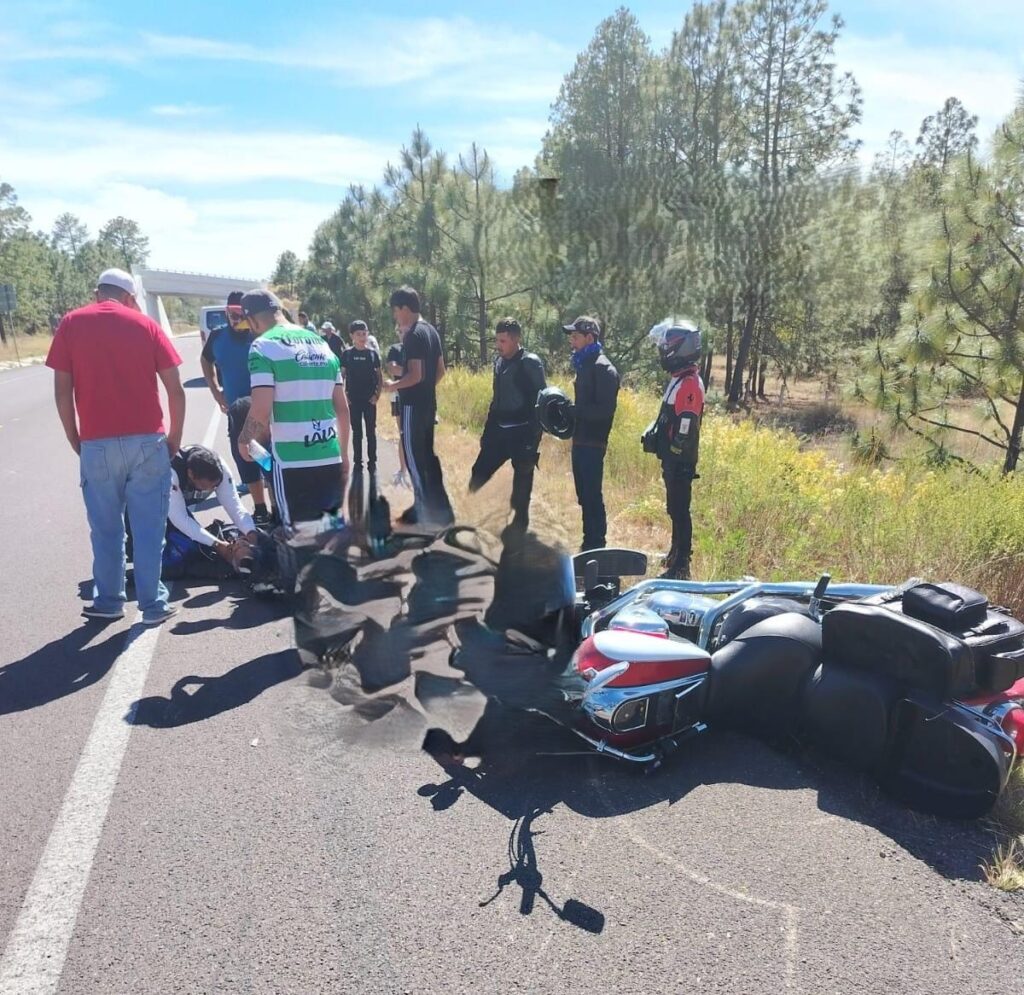 Muere otro biker de Aguascalientes y uno más resulta lesionado tras fuerte accidente en Durango