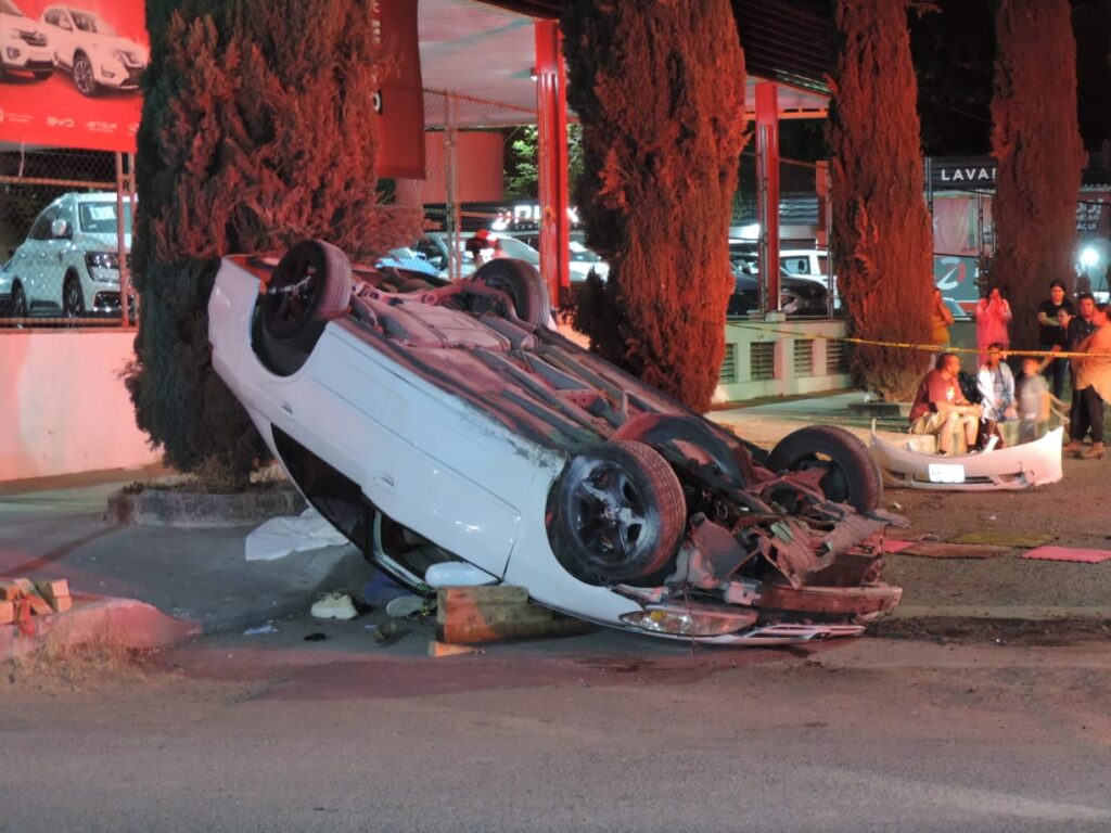 Muere joven aplastado por su propio vehículo tras persecución con un camión urbano