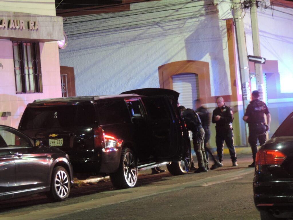 Tras impresionante operativo detienen a un sujeto y aseguran una camioneta en el Barrio de Guadalupe