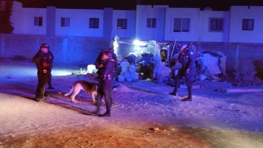 Dos sicarios intentaron ejecutar a un pepenador en un jacal en Jesús María y lo dejaron herido