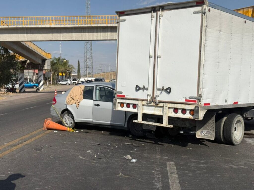 BRUTAL CHOQUE EN EL LLANO DEJA A UNA MUJER MUERTA Y DOS HERIDOS
