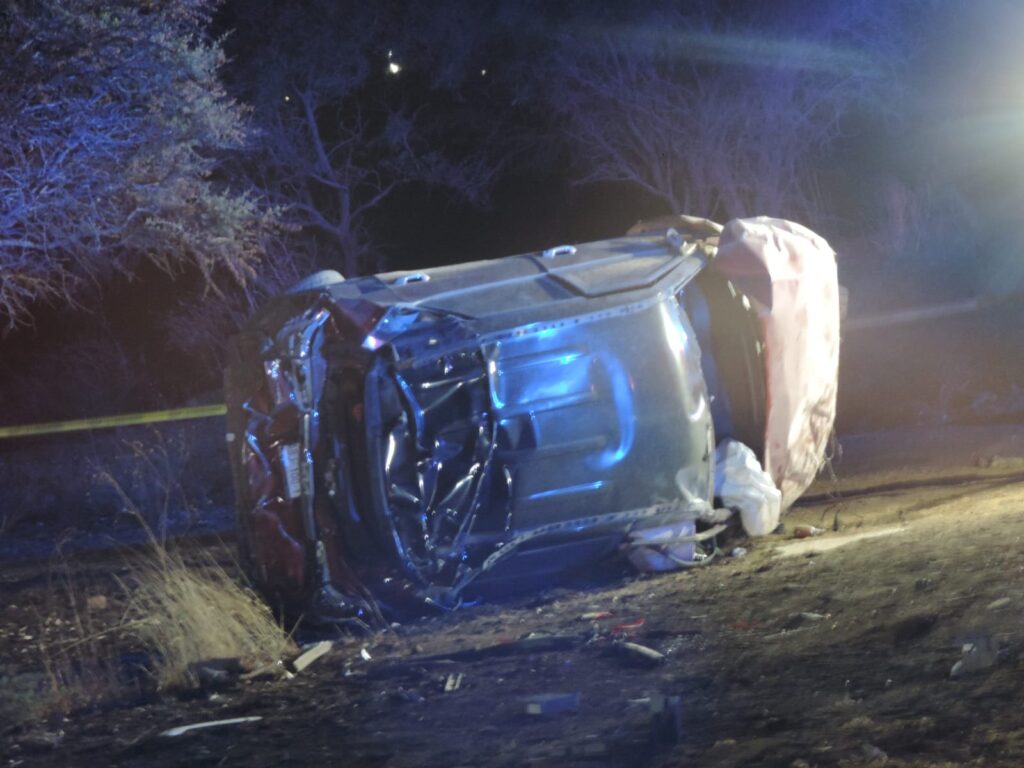 Adolescente muere tras sufrir accidente tipo salida de camino y volcadura en Asientos