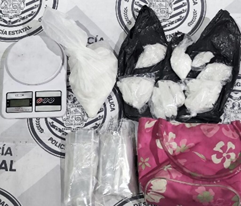 Vinculan a mujer por drogas
