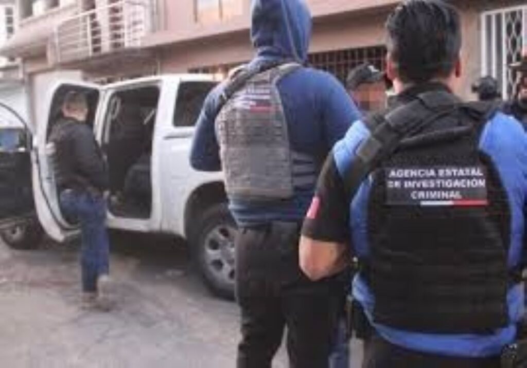 Detuvieron a una oficial de la Policía Comercial de Aguascalientes tras cateos en dos narco-casas en la Insurgentes
