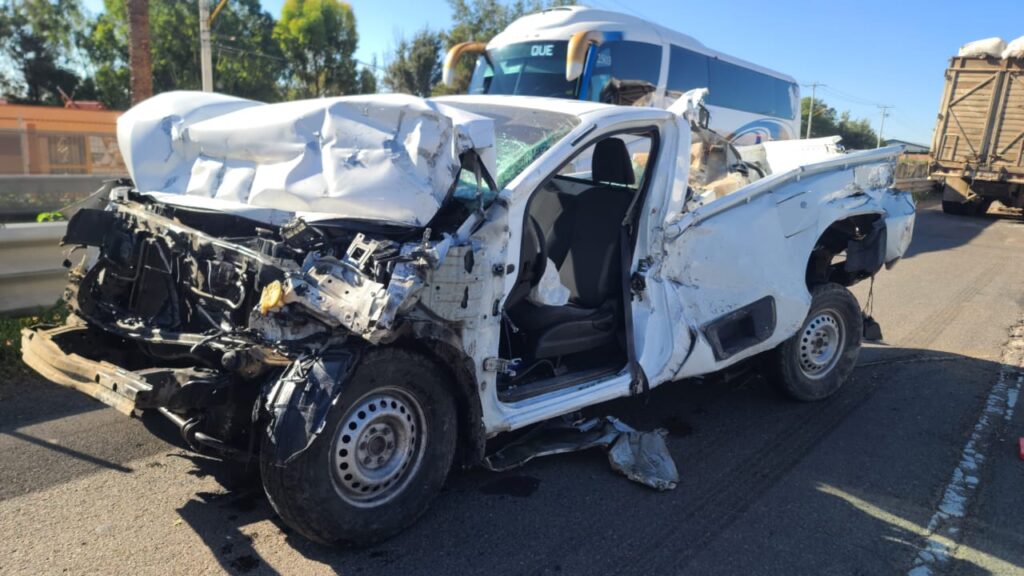 Carambola entre un torton, una combi y una camioneta deja 8 lesionados en Rincón de Romos