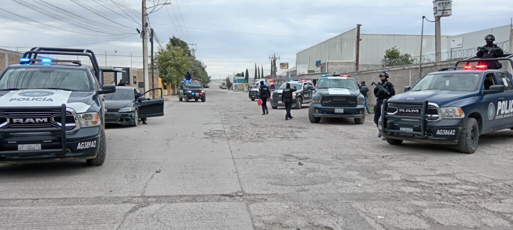Detienen a presunto sicario con armas y cinco kilos de crystal en camioneta blindada