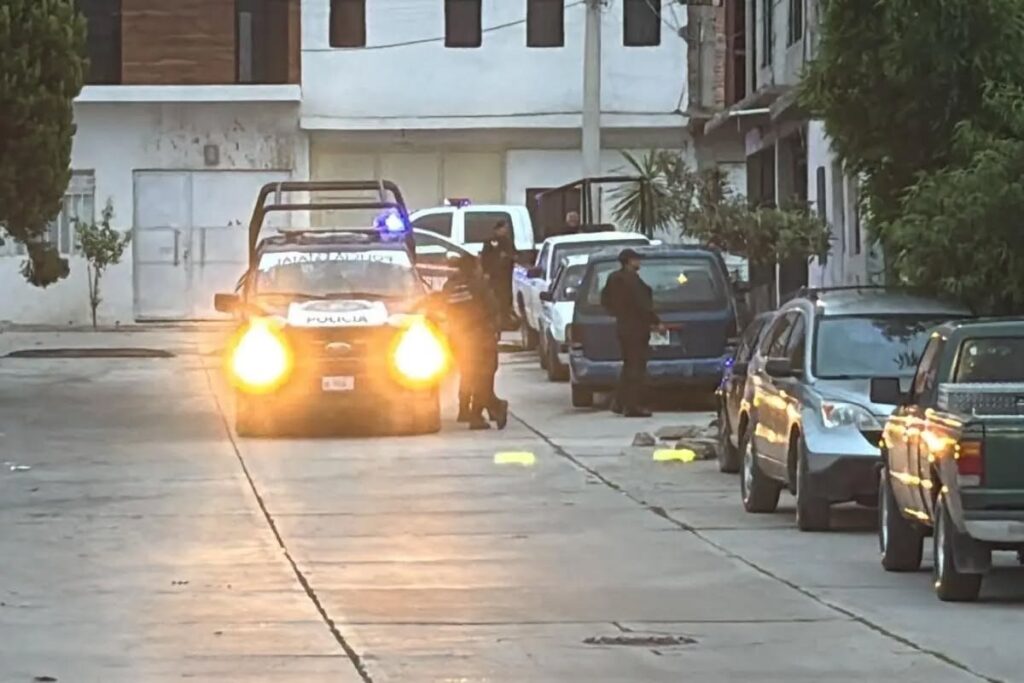 Sicarios con armas de fuego largas y cortas balearon un domicilio en Jesús María