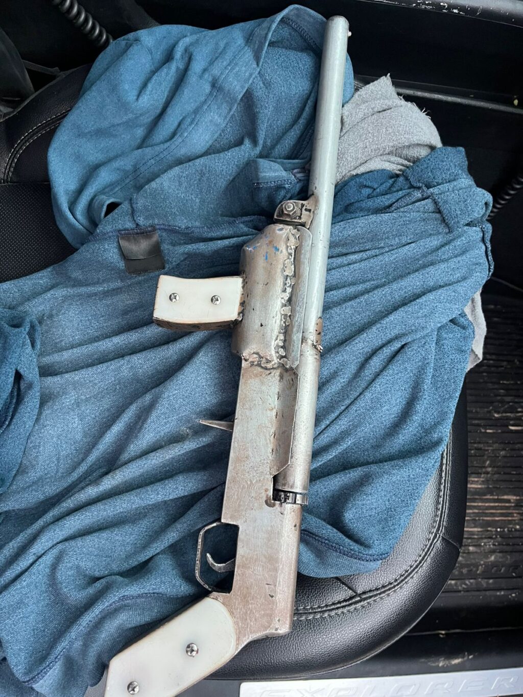 Cae pareja con droga y arma hechiza en la 2 de Octubre; podrían estar ligados a homicidio