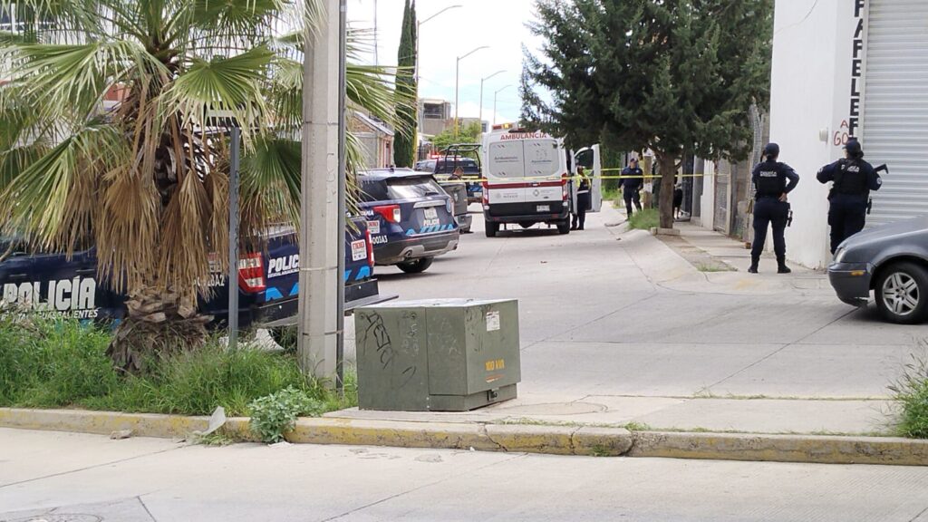 Ejecutan a un hombre en la cochera de su casa en La Ribera, en San Francisco de los Romo