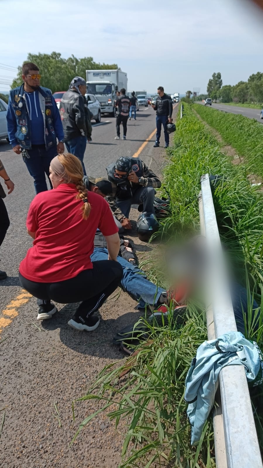Padre e hijo sufren accidente en motocicleta sobre la 45 Norte; el padre murió y el hijo está grave