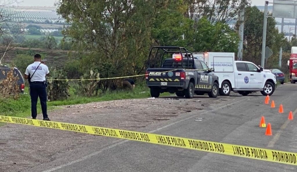 MUERE MOTOCICLISTA AL CHOCAR CONTRA CAMIONETA CERCA DE LOS CUERVOS; NO LLEVABA CASCO