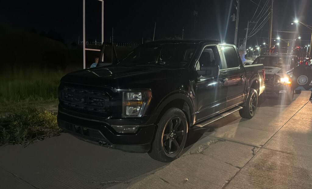 Cae sujeto con camioneta robada en San Gerardo; tenía placas de Wisconsin
