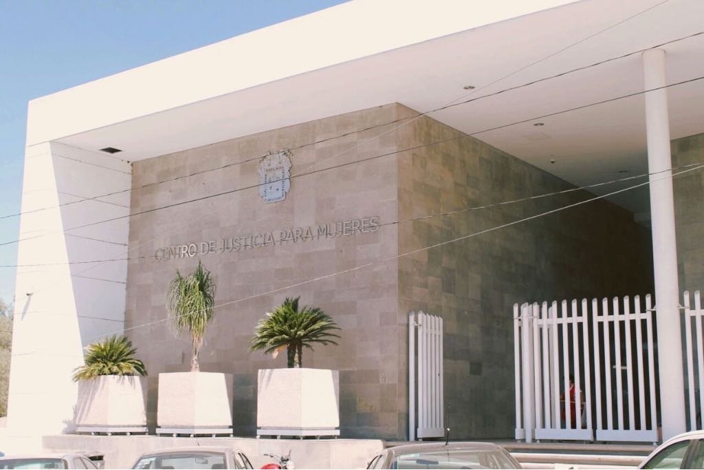 Oficiales de la Policía Rosa de la SSPE frustraron un feminicidio en Paseos de San Antonio