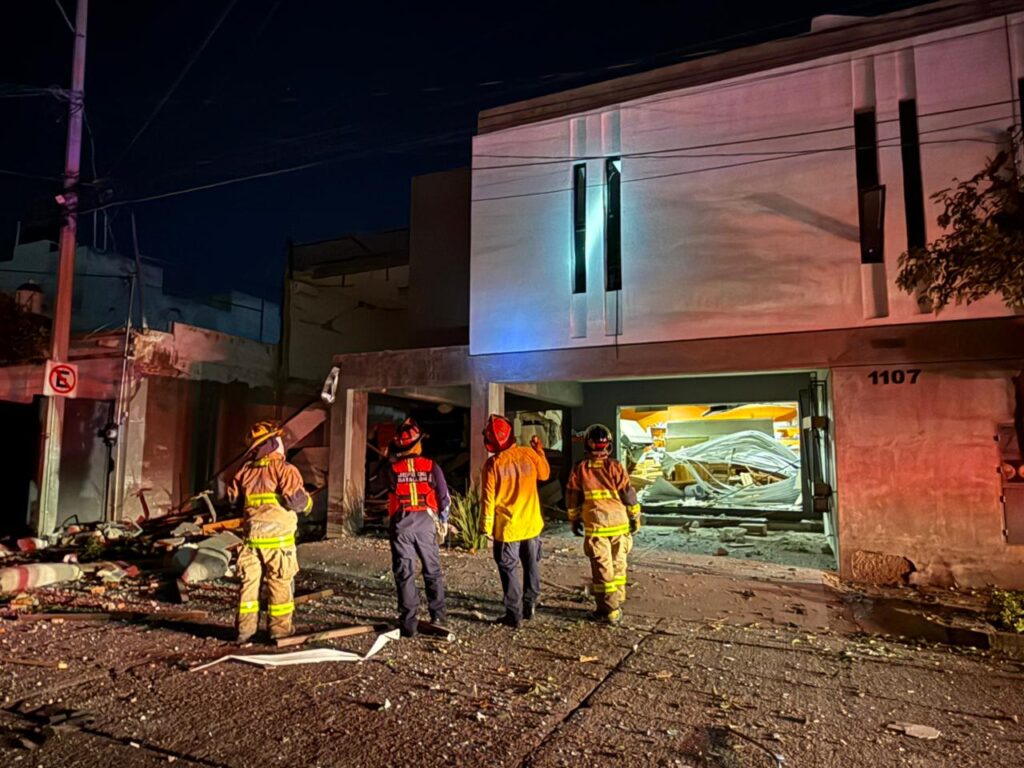 Una fuga de gas provocó explosión en dos locales de venta de alimentos en Valle del Campestre