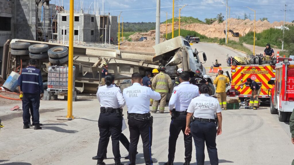 Bomberos y paramédicos arrancan de las garras de la muerte a un niño de 3 años tras accidente en Villa Canto