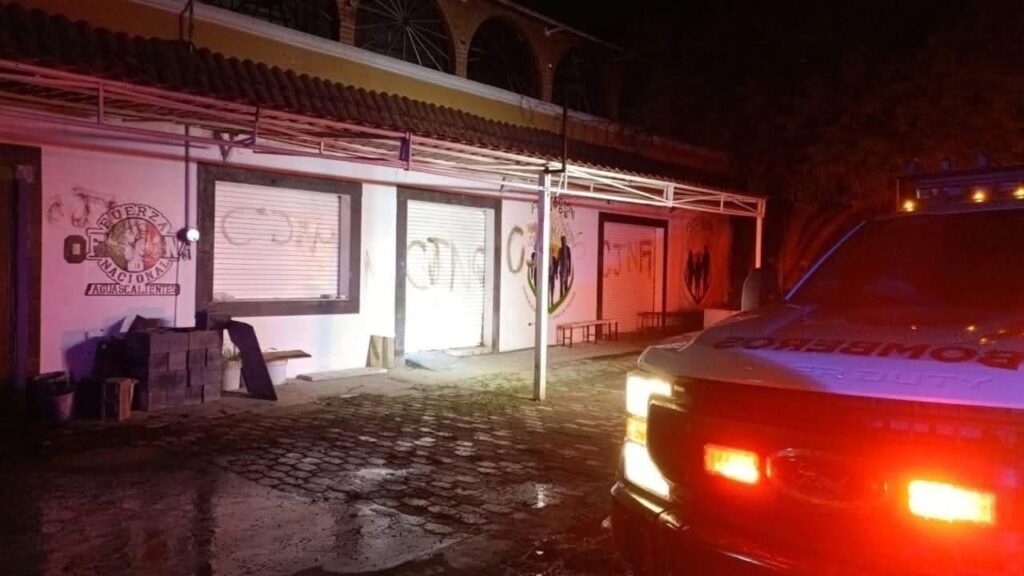 Incendian centro de rehabilitación en Jesús María; aparecen pintas del CJNG