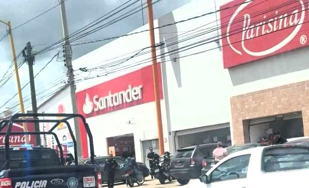 Disparo y fuerte discusión entre abogado y cliente desatan operativo en Aguascalientes