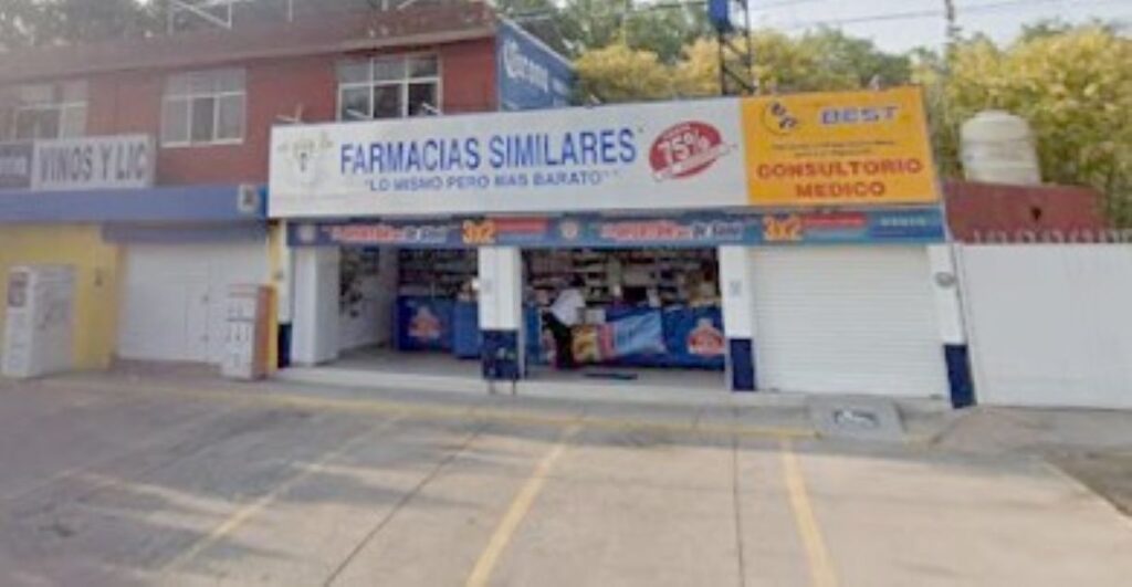 Dos delincuentes armados con machetes asaltaron una farmacia de similares en Cañada Honda