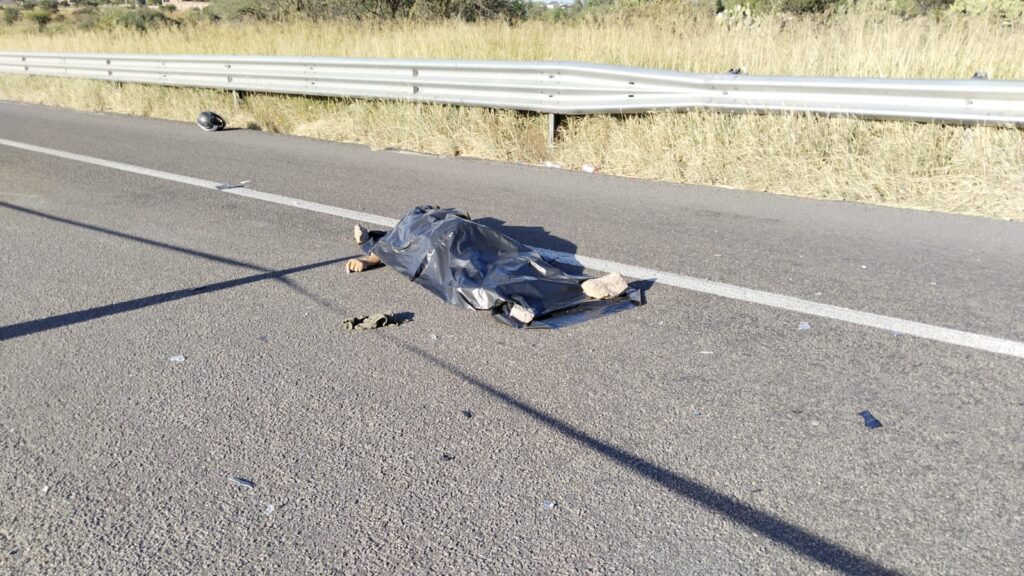 Ya identificaron al motociclista que murió tras el desigual choque en el libramiento poniente