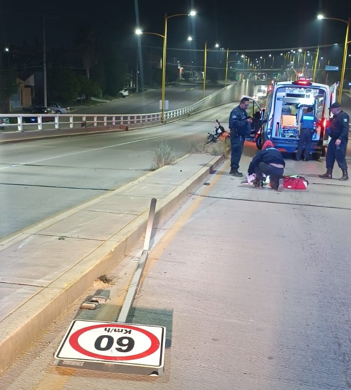 Motociclista termina hospitalizado en el IMSS tras accidente en Ojocaliente Las Torres