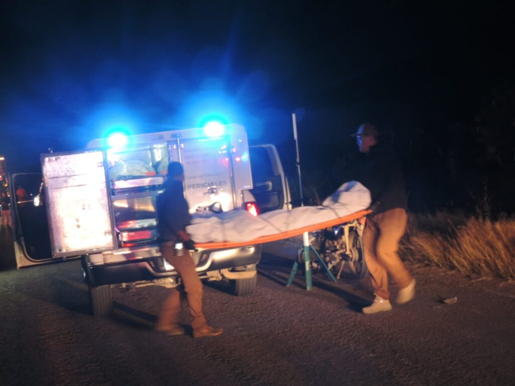 Muere joven motociclista al impactar un caballo que se atravesó a su paso en El Llano