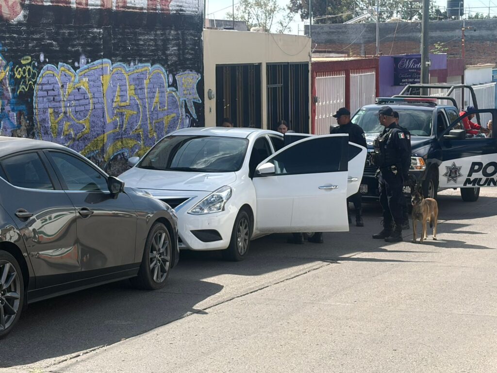 Detienen a dos sujetos tras operativo en el Ojocaliente I por reporte de intento de robo a mano armada