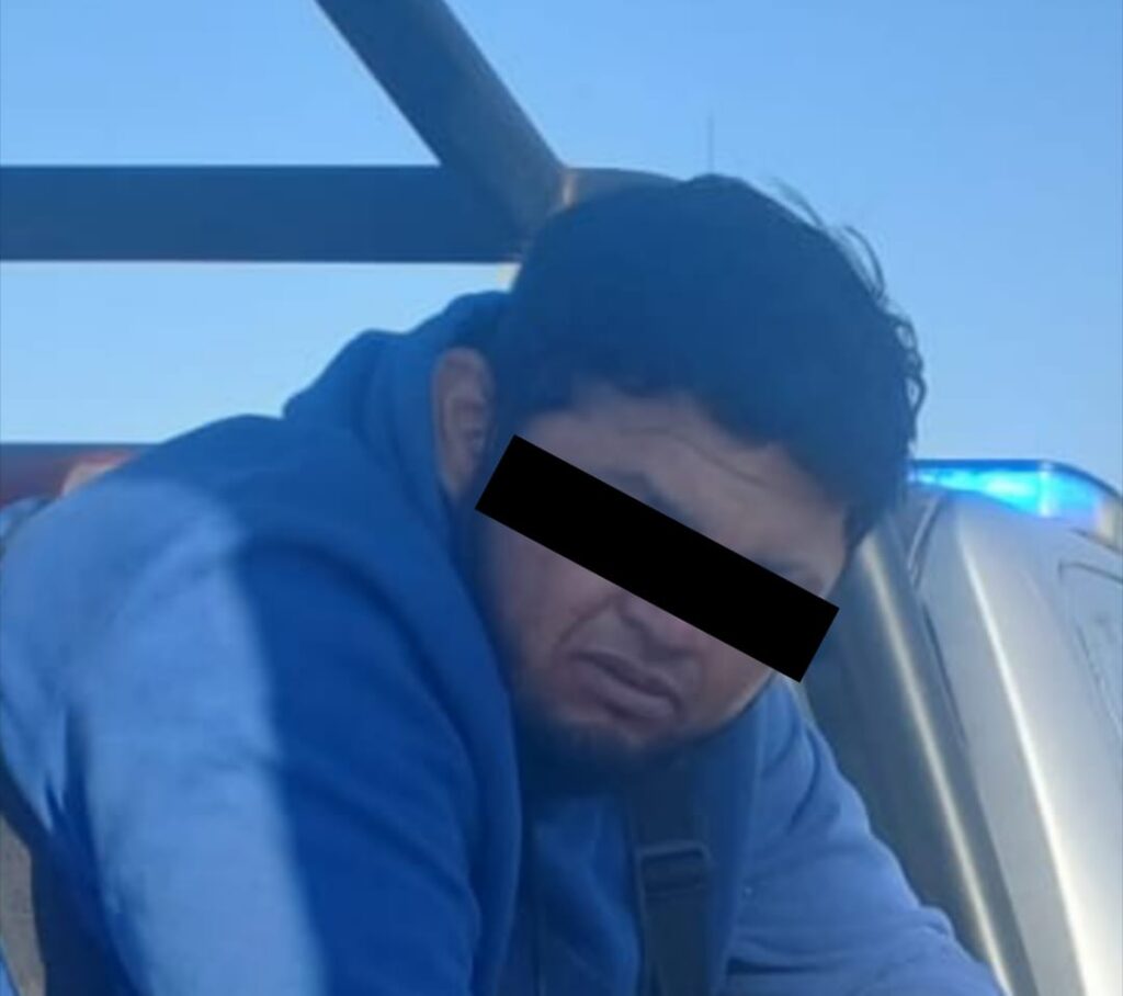 Policías municipales capturan a robacoches que intentó llevarse un auto en el Morelos I