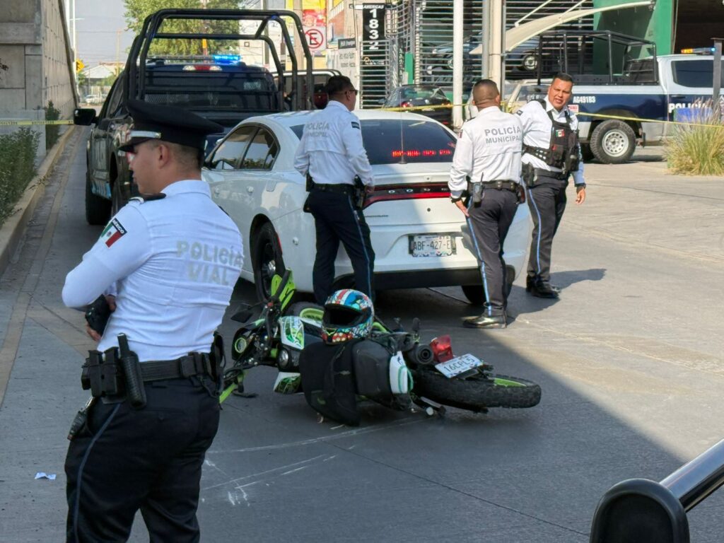 Muere joven motociclista impactado por una patrulla de la Policía Municipal de Aguascalientes