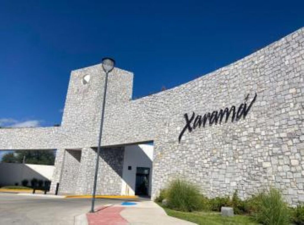 Delincuentes sorprenden a integrante de una familia y se llevan caja fuerte con $300 mil y joyas