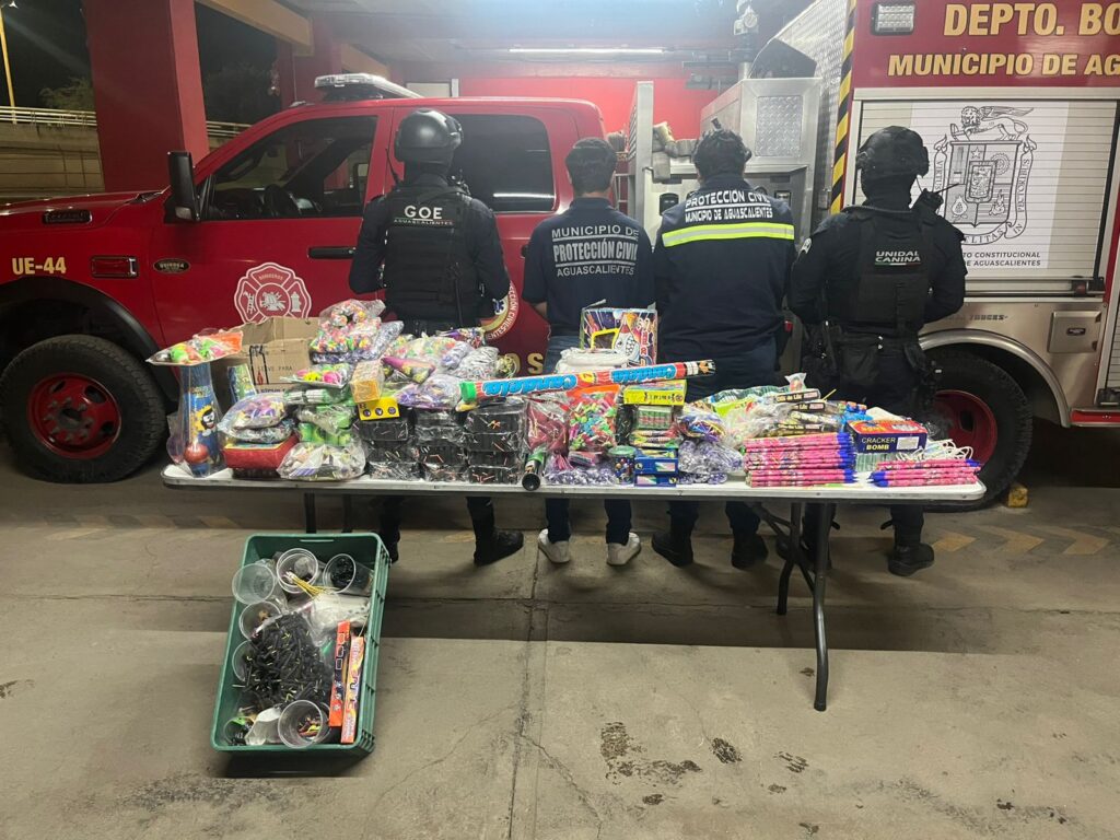 Decomisan 155 kilos de pirotecnia en operativo encubierto en la Insurgentes