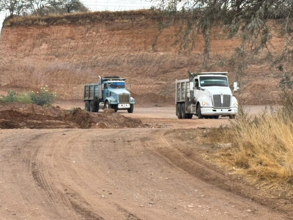 Adolescente muere prensado por un camión de volteo en una empresa de triturados en Cumbres III