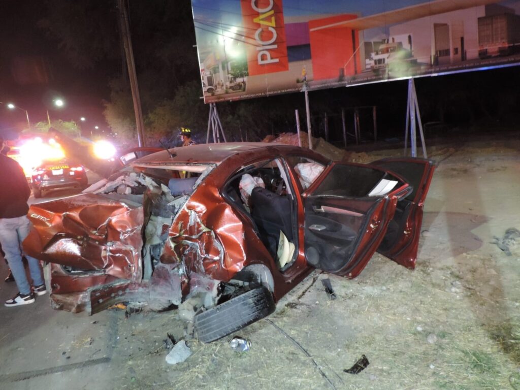 CASI SE MUERE UNA FAMILIA TRAS ACCIDENTE EN LA CARRETERA 70 PONIENTE