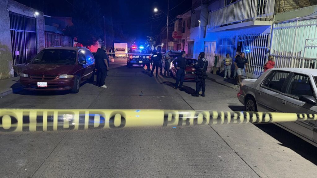 Dos sicarios en motocicleta intentan ejecutar a un joven en el Morelos I