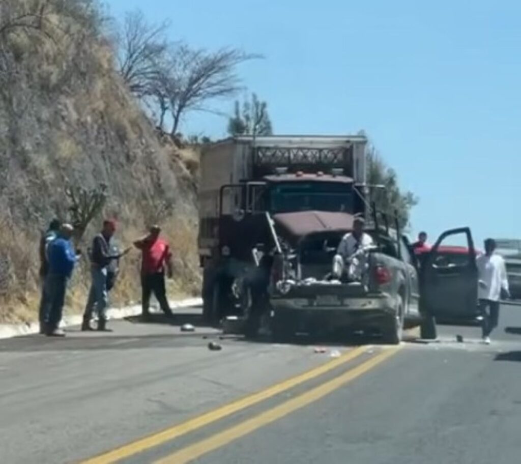 Diputada Irma Reza de la Cruz está grave tras fuerte accidente en Calvillo