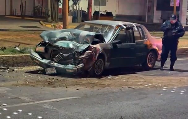 EBRIO SE VA EN CONTRA Y PROVOCA ACCIDENTE, RESULTANDO HERIDO