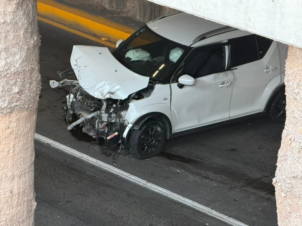 Automovilista pierde la vida tras fuerte accidente en el puente de la colonia Curtidores